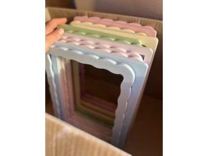 Ilustrace v ručně vyráběném dřevěném rámečku