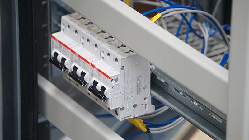 Jak vybrat správný elektrický rozvaděč? Vyhněte se nejčastější chybě