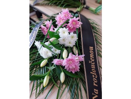 Smuteční kytice střední