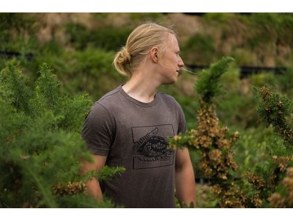 carp in hand tee