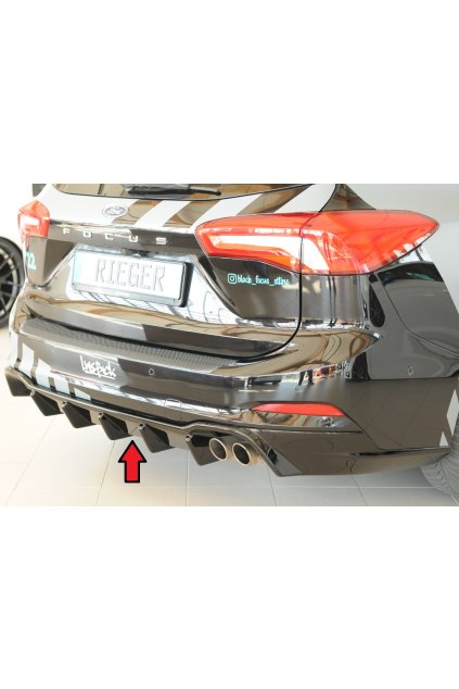 Rieger vložka zadního nárazníku (pro vozy s tažným zařízením) pro Ford Focus 4 DEH 5-dvéř. (combi), plast ABS lakovaný do černé lesklé barvy, pro orig. koncovky 2x70 mm