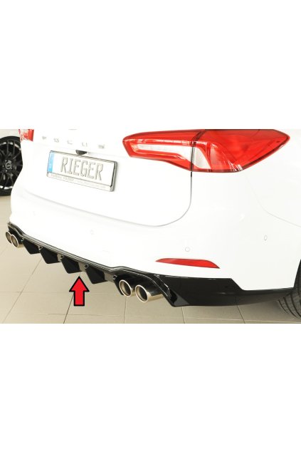 Rieger vložka zadního nárazníku (pro vozy s tažným zařízením) pro Ford Focus 4 DEH 5-dvéř. (combi), plast ABS lakovaný do černé lesklé barvy, pro sportovní koncovky vlevo/vpravo 4x80 mm