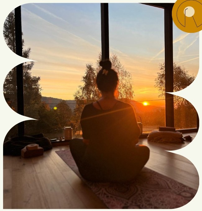 Meditace při západu slunce