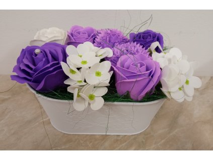 Mýdlová dekorace v plechové vaničce mix 9 květů
