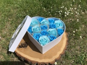 Krabička ve tvaru srdce s 15 mýdlovými růžemi 1ks