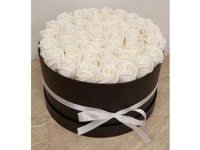Dárkový box z mýdlových květů - 38 bílých růží