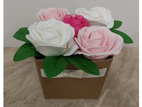Mýdlová dekorace 5 růží v dárkové krabičce
