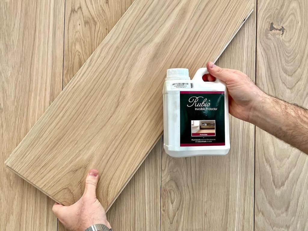 JAK OCHRÁNIT DŘEVO A ZACHOVAT JEHO PŘÍRODNÍ VZHLED BEZE ZMĚNY?