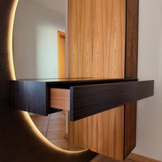 🌟 Oživte své dřevěné projekty s Oil Plus 2C Pure! 🌟 @schreinermeister_posch přináší krásu a ochranu různým druhům dřeva s...