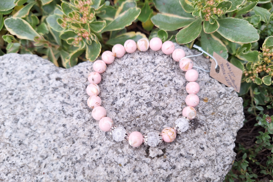 Náramek z minerálů