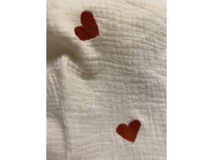Mušelínová plena- smetanová s vyšívanými srdci