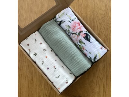 krabička otevřená růžová růže, drobné kytičky, tmavá mint