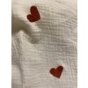Mušelínová plena- smetanová s vyšívanými srdci