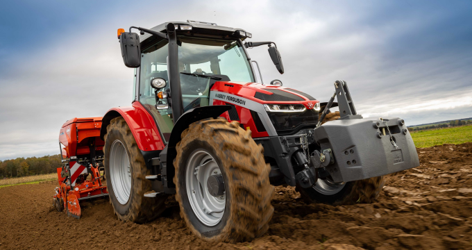 Traktory Massey Ferguson řady MF 5S obdržely cenu Farm Machine 2023