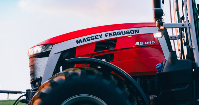 Massey Ferguson představuje řadu MF 8S a uvádí tím novou éru jednoduchých, spolehlivých a propojených traktorů.