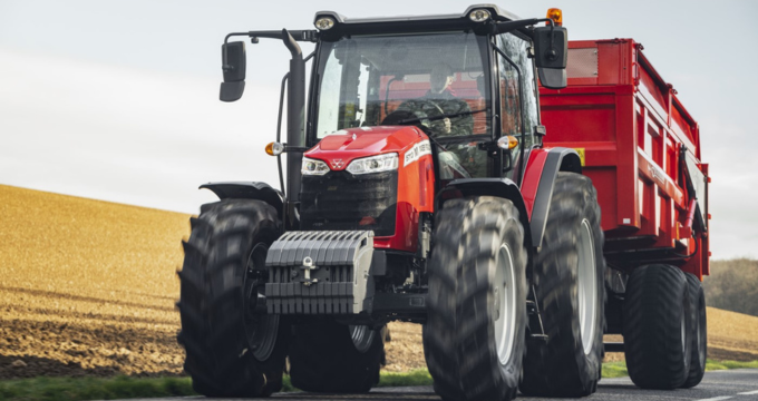 Nová řada traktorů MF 5700 M je poháněna pokročilými motory stage V od Massey ferguson