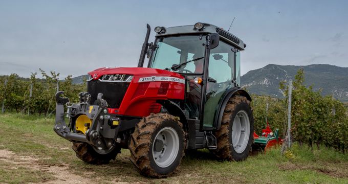 Odpružení přední nápravy pro vinařské a ovocnářské traktory MF 3700