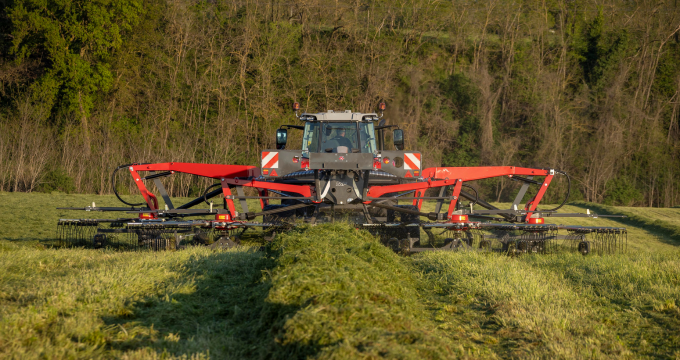 Osvědčené stroje Lely Welger a Fella jsou nyní k dispozici pod značkou Massey Ferguson