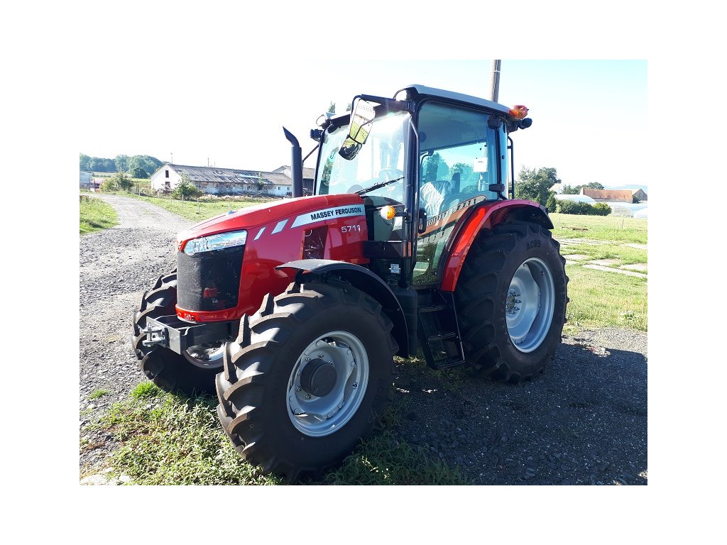 Nový traktor Massey Ferguson MF 5711 Global