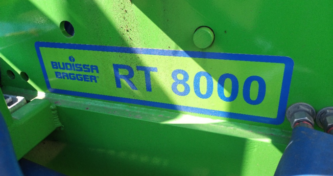 Senážní lis Budissa Bagger RT 8000