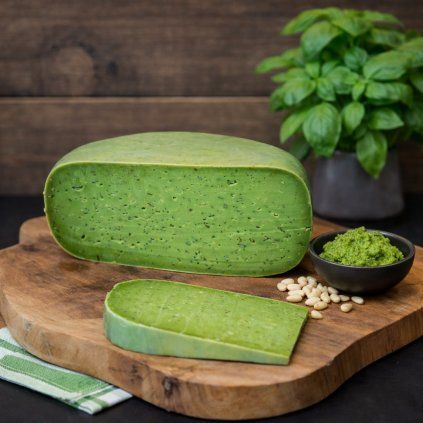 Gouda s bazalkovým pestom – holandský syr