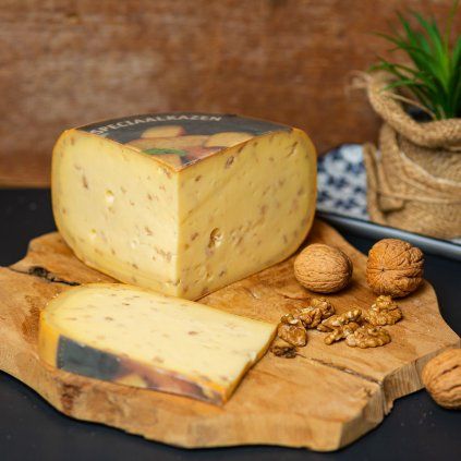 Gouda s vlašským orechom-holandsky syr
