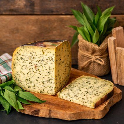 Gouda s medvedím cesnakom holandsky syr