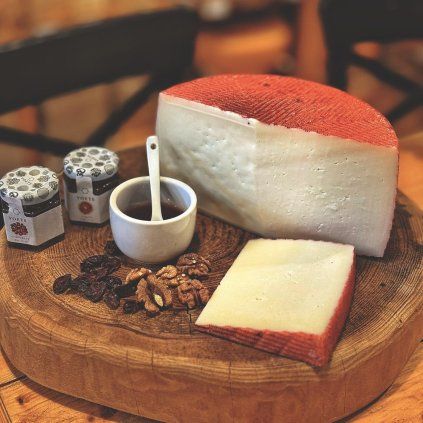 Queso Semicurado Pata de Cabra – kozí syr