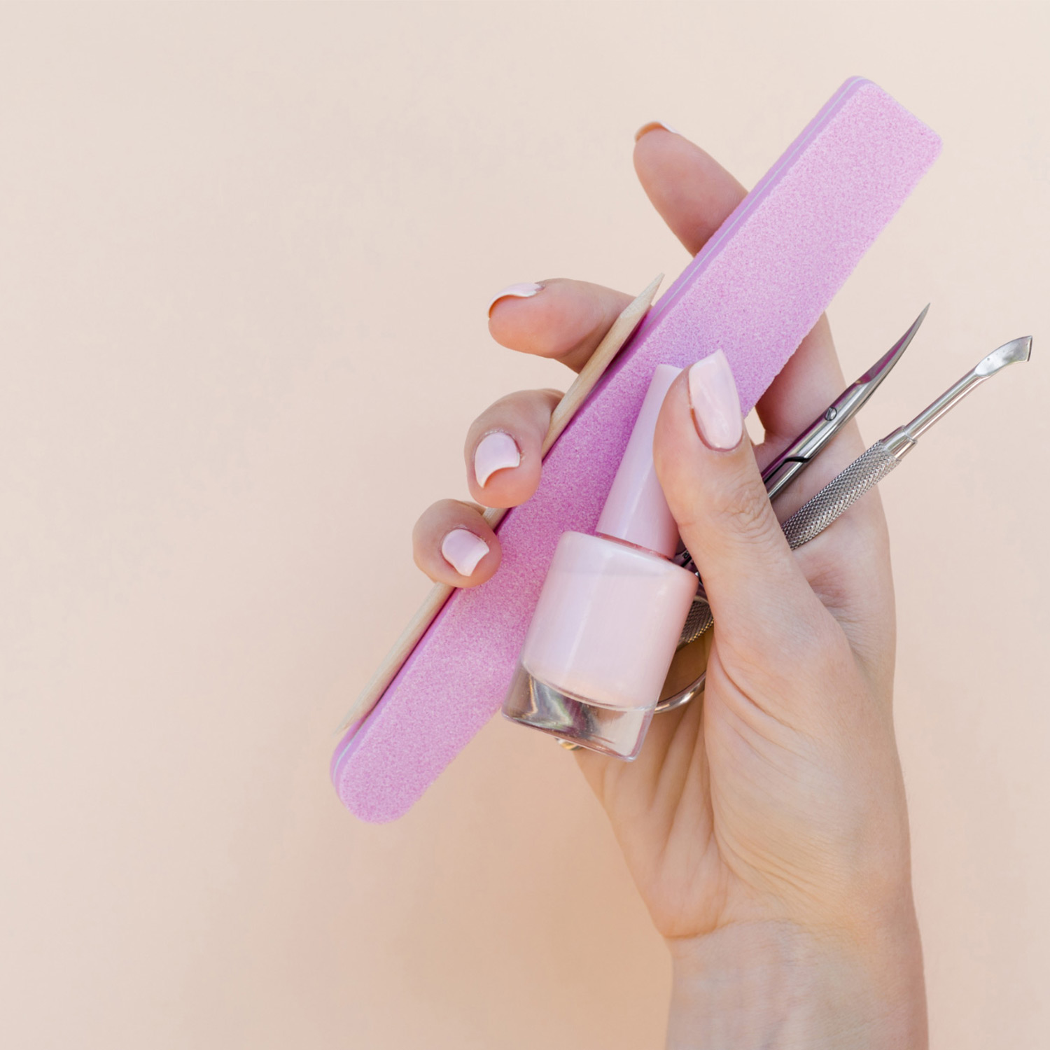 Großes terminologisches Wörterbuch für Nageldesigner/-innen #3: Produkte für Nagelmodellage