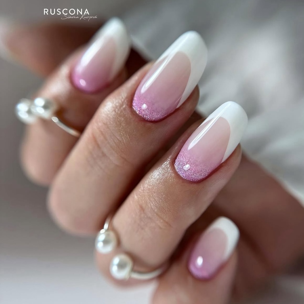 French-Maniküre, die verzaubert: Von Klassikern bis zu den neuesten Trends!