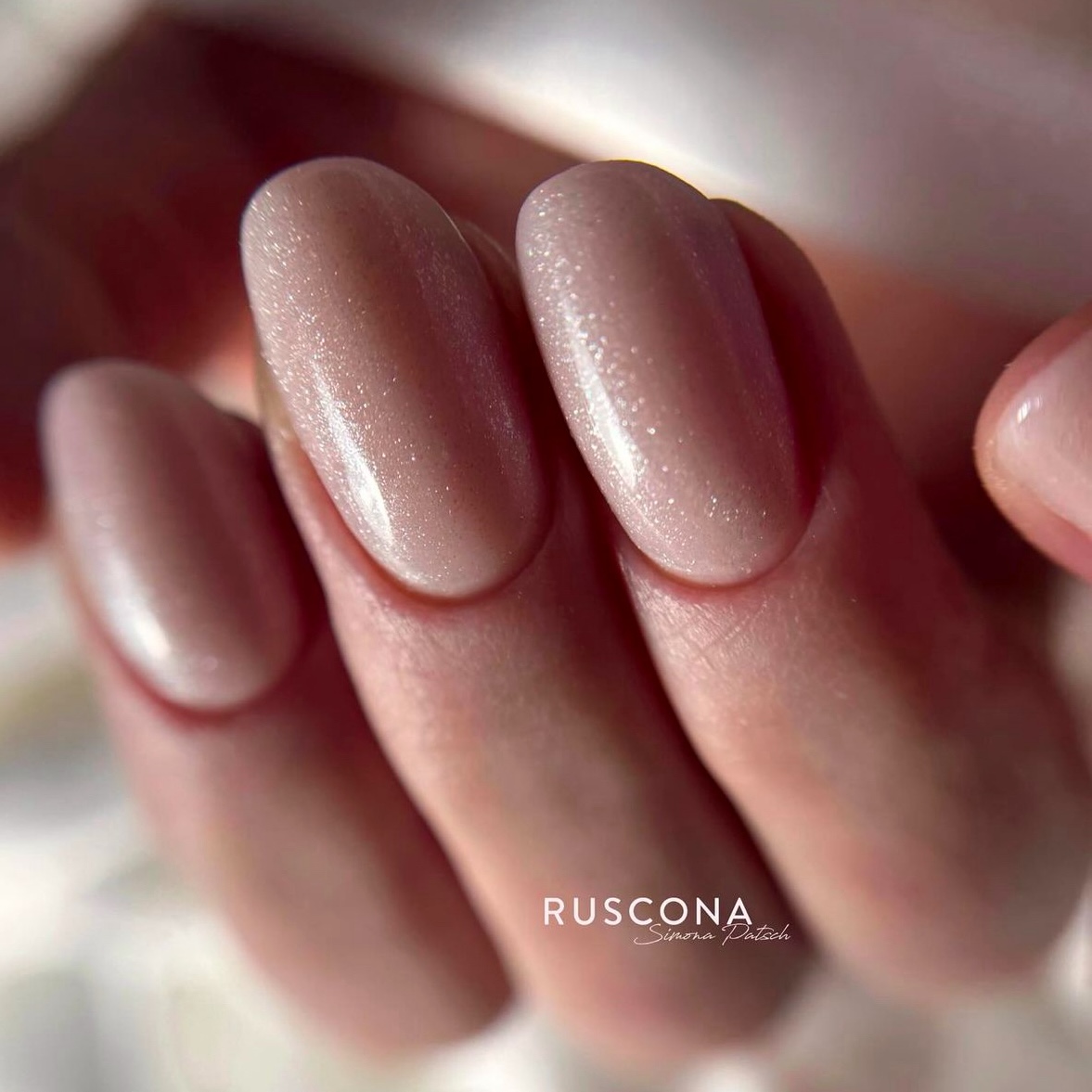 Allergie gegen Gelnägel? Wir wissen, wie Sie es schaffen!