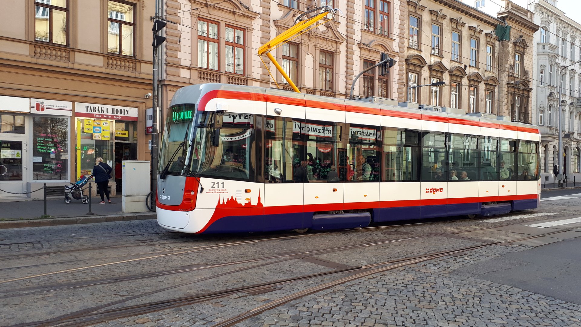 Darovali jsme roušky řidičům DPMO Olomouc 