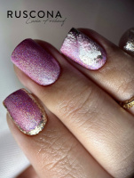  růžové třpytivé gelové nehty