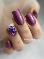 fialové třpytivé gelové nehty s kamínky