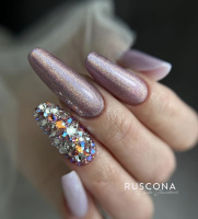  fialové třpytivé gelové nehty s kamínky