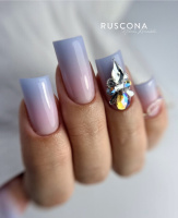 gelové nehty s tělově modrým ombré