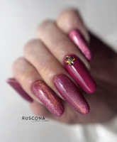  růžové třpytivé gelové nehty