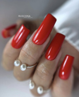  červené gelové nehty