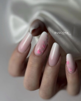  mléčně růžové ombré gelové nehty se srdíčky