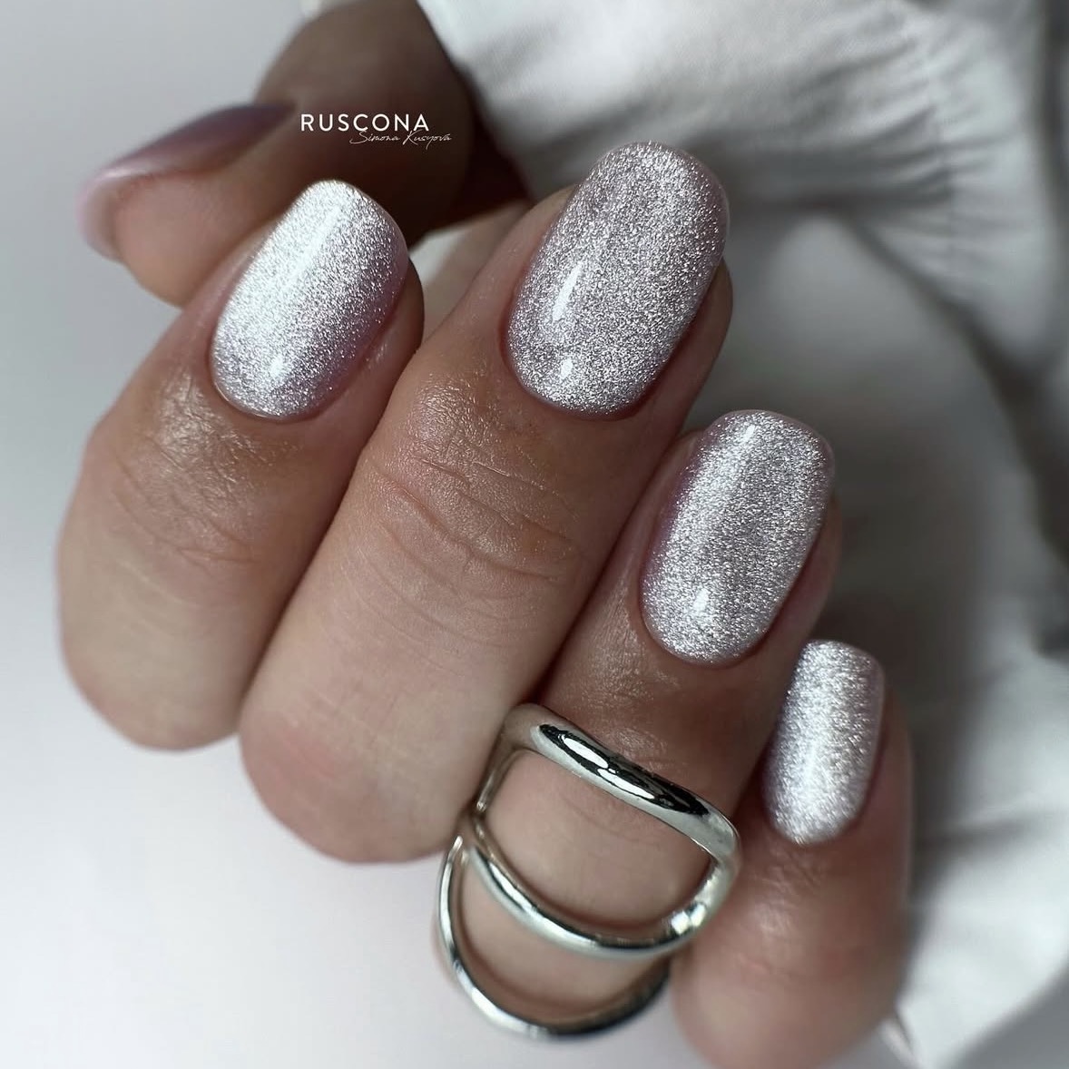 Glitzernde Silvesternägel! Starten Sie stilvoll ins Jahr 2026