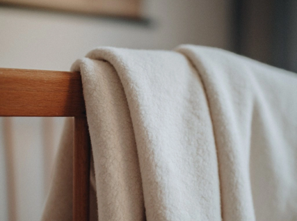 Prečo má moje bábätko citlivú pokožku a ako mu môže pomôcť biobavlna?