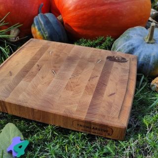 💥NA PRODEJ💥 https://www.rustikartkarlstejn.cz/krajeci-spalek/ Ručně vyráběné krájecí špalky z masivního dřeva Na jedné...