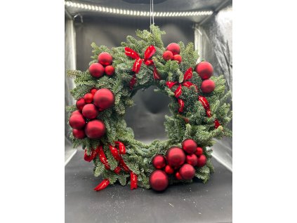 Luxusní vánoční věnec Scarlet Luxe s červenými koulemi