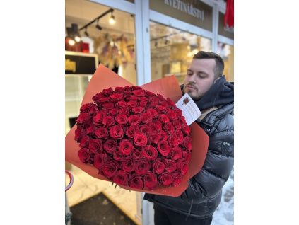 Букет із 51 червоної троянди