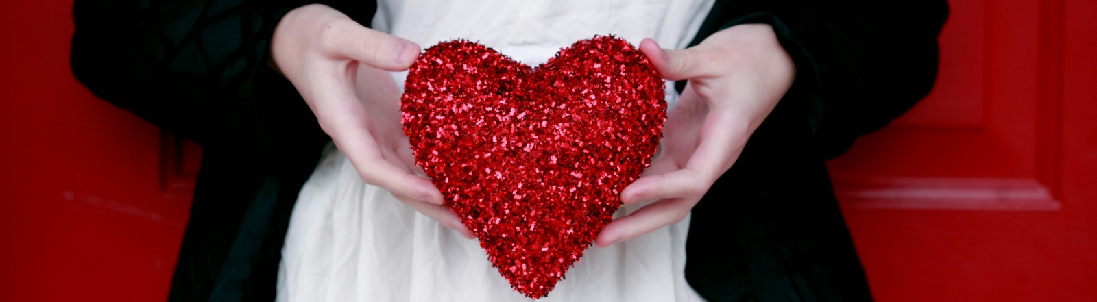 Dárek k svatému Valentýnovi – tipy na smysluplné dárky