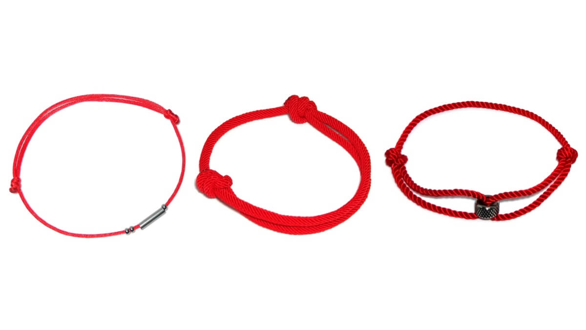 Kabbalah náramek z červené šňůrky Kabbalah náramek z červené šňůrky na zápěstí