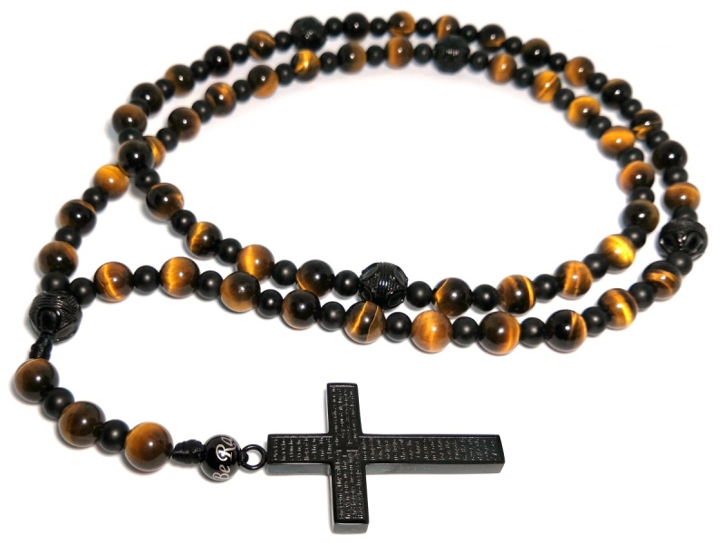 Růžence na krk – elegantní šperk s křížkem