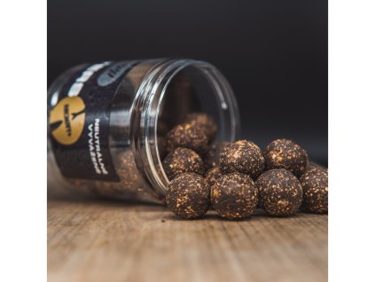 neutralne-vyvazene-boilies-squat-carp-wafters-anchovy-01