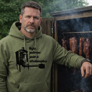 🔥 Pánská mikina „Byla jednou jedna chaloupka – udírna“ 🥩 Pro chlapy, kteří vědí, že nejlepší pohádky voní kouřem. Pohodlná...