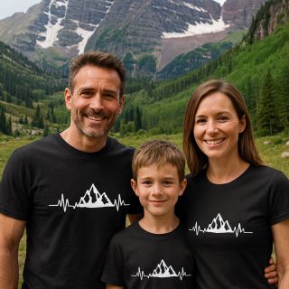 🏔️❤️ Tričko EKG Hory – pánské, dámské i dětské Pro všechny, kterým bije srdce pro hory a přírodu. Stylové bavlněné tričko...